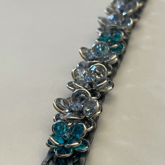 SILVER & BLUE SWAROVSKI CHOKER NECKLACE - Picture 4 of 8